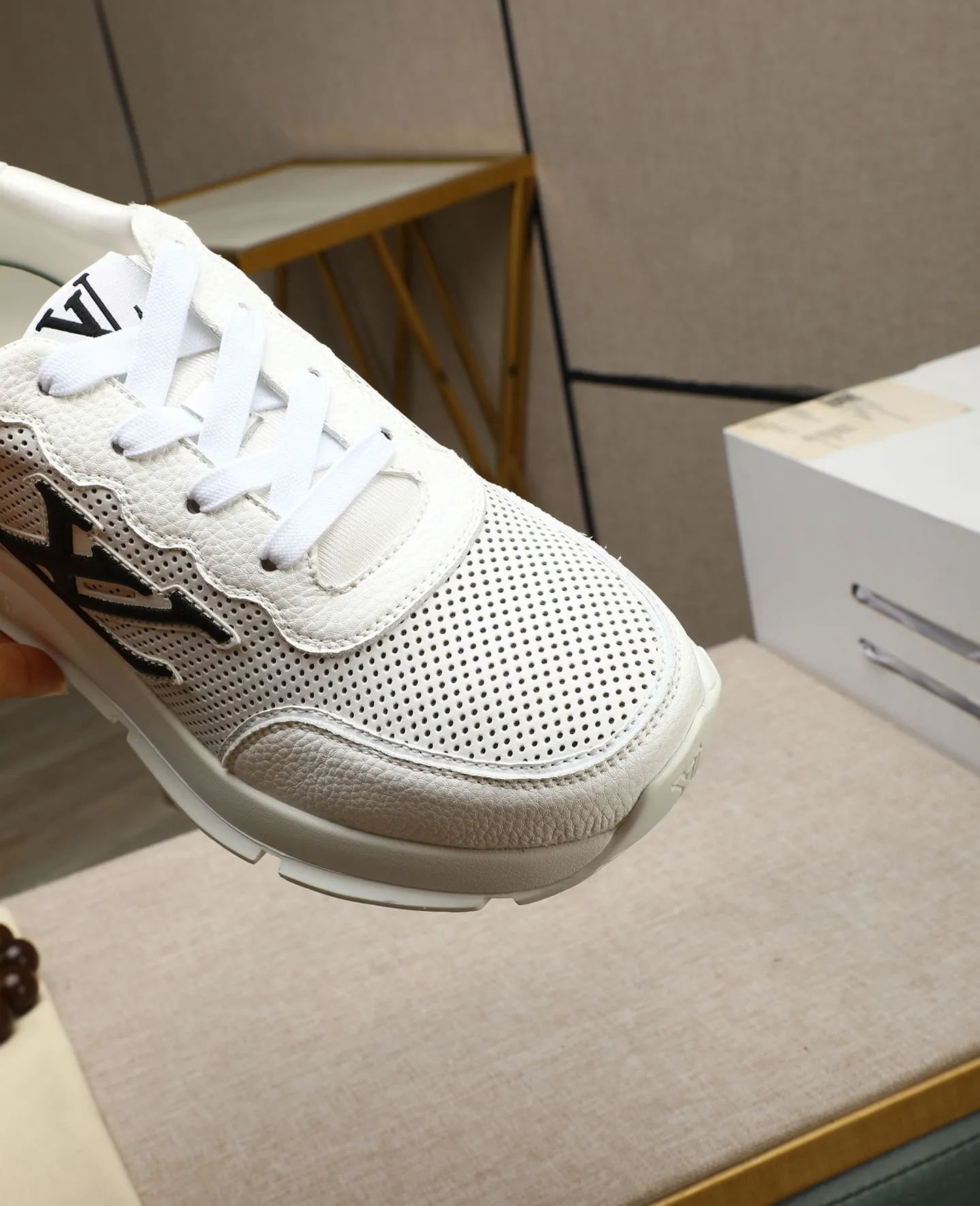 Men's shoes 💰460 📛📛【LOUIS VUITTON】Louis Vuitton official website synchronized new products 👟Milan fashion catwalk style 🇰🇾🇰🇾LV family logo, celebrity style, a must-have for fashionistas ⚠️First-layer calfskin ➕Genuine leather lining ➕Official website original version special outsole 👞Number 38-44